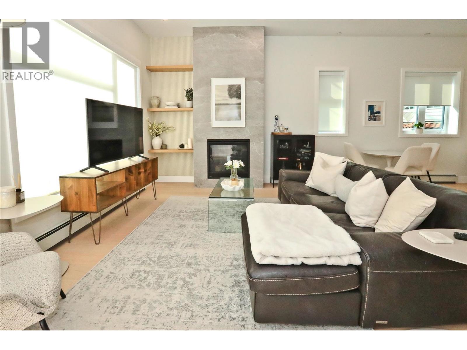 4015 VICTORIA DRIVE, Vancouver, British Columbia