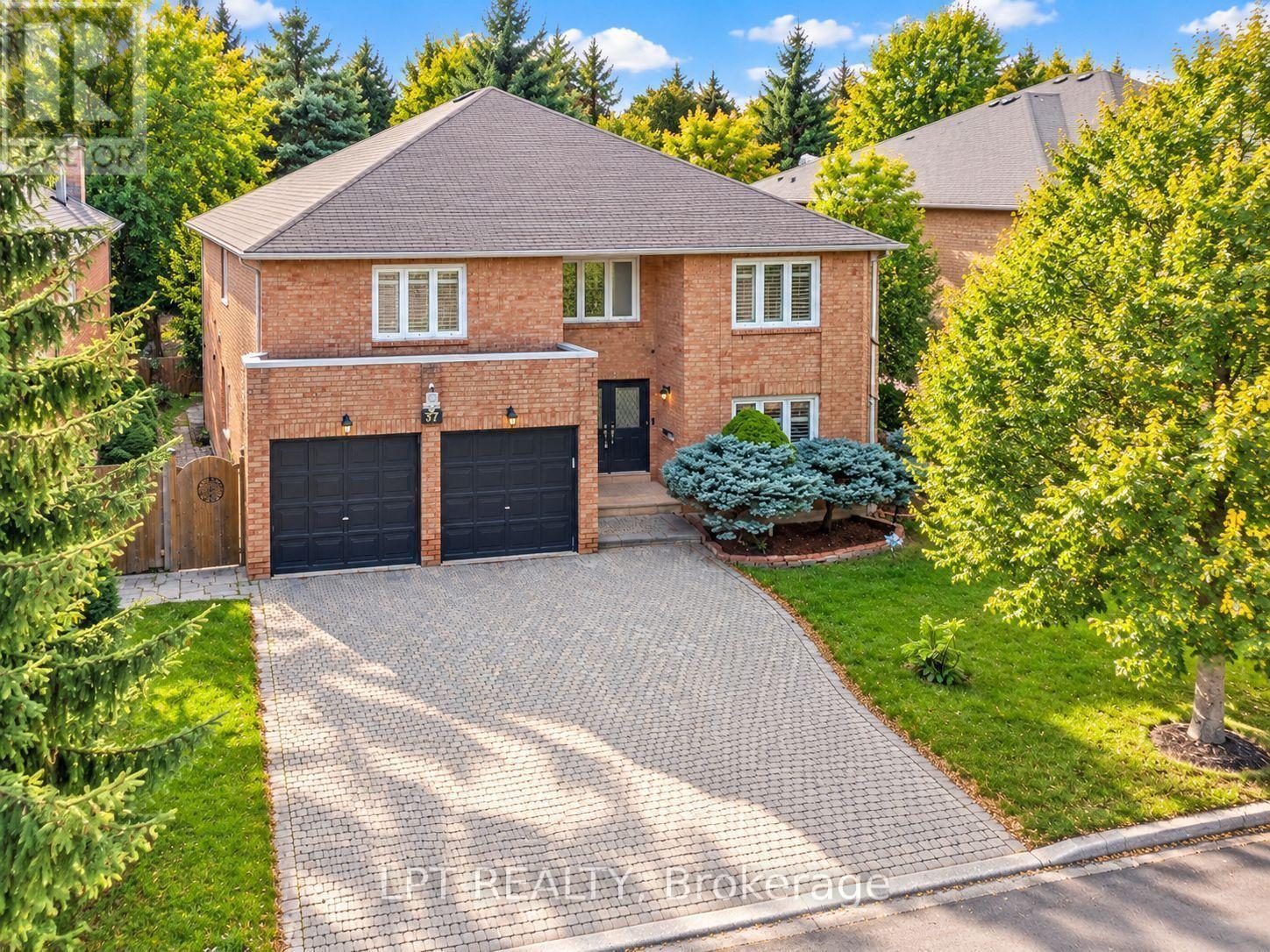 37 Laser Court, Richmond Hill, Ontario L4B 1S1 - Photo 3 - N13704268