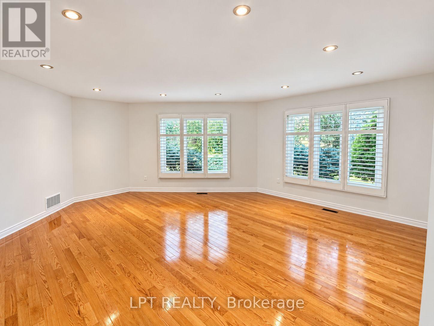 37 Laser Court, Richmond Hill, Ontario L4B 1S1 - Photo 6 - N13704268