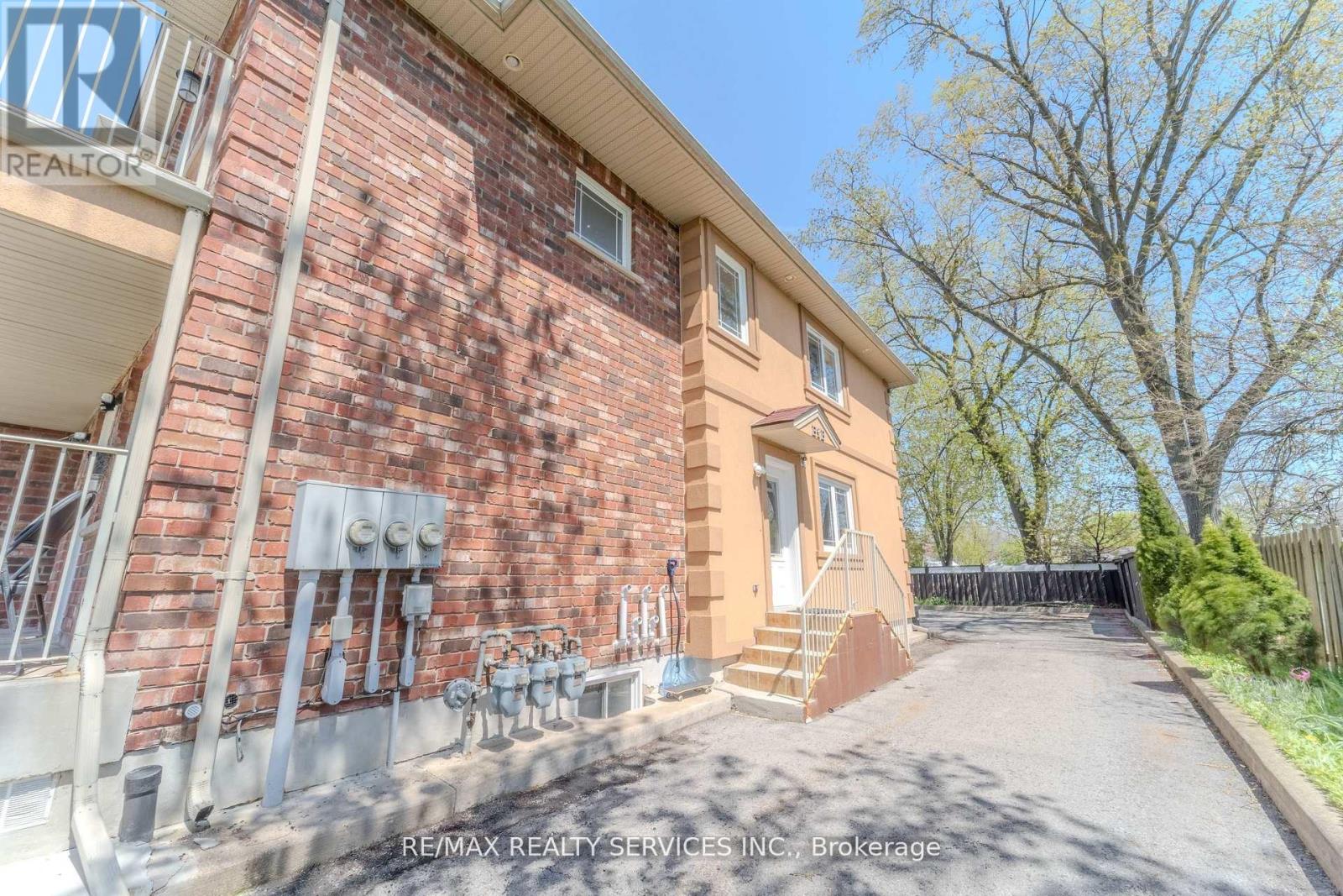 8006 Norton Street S, Niagara Falls, Ontario  L2G 6R9 - Photo 2 - X13769270