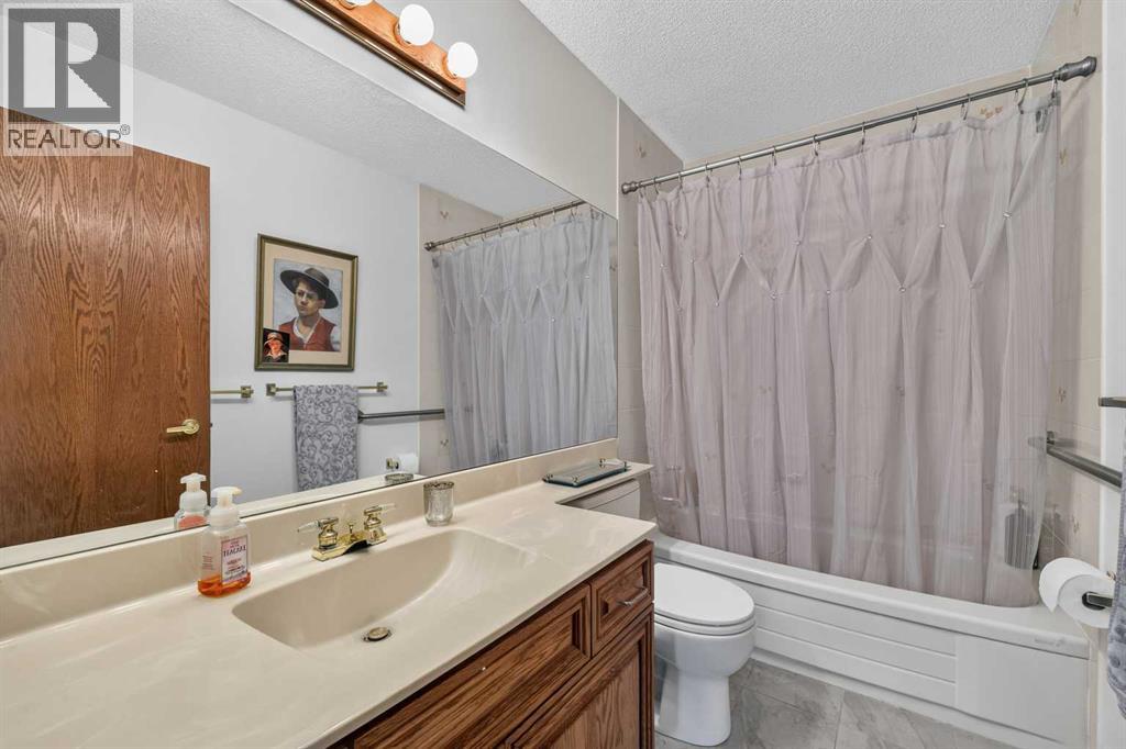 232 Hawkview Manor Circle NW, Calgary, Alberta  T3G 3E5 - Photo 33 - A2343379