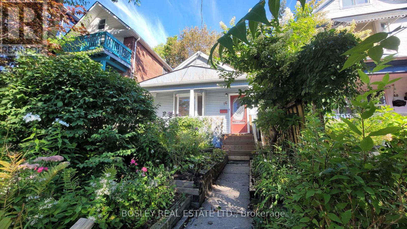 16 Ivy Avenue, Toronto, Ontario  M4L 2H7 - Photo 1 - E13769334