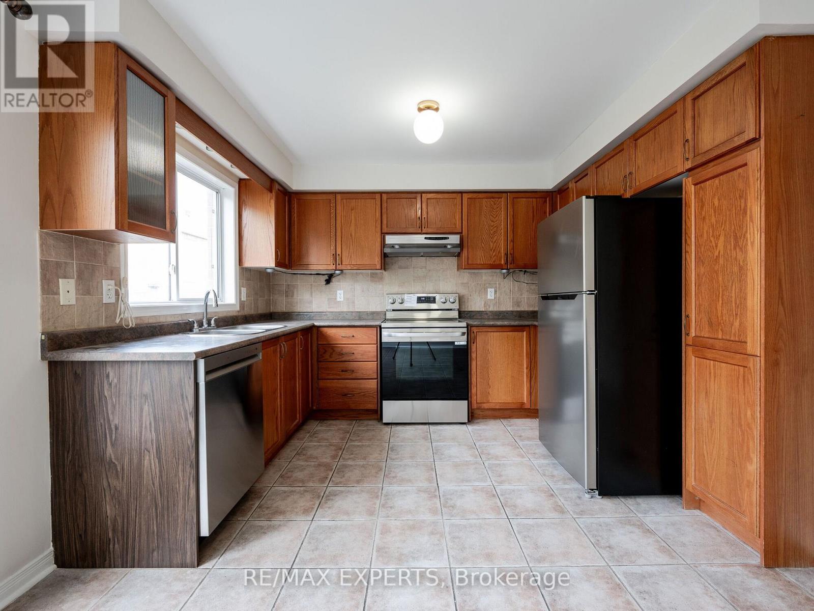 48 Dylan Street, Vaughan, Ontario  L4H 2X5 - Photo 12 - N13769394