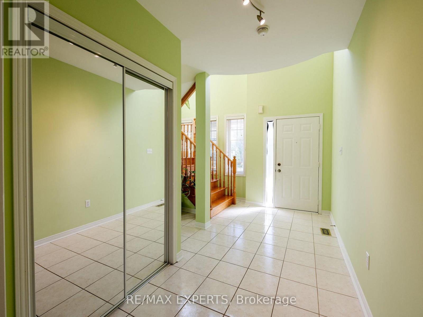 48 Dylan Street, Vaughan, Ontario  L4H 2X5 - Photo 4 - N13769394