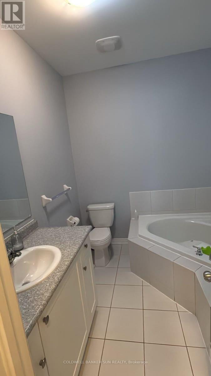 Upper Portion - 5 Zenida Road, Brampton, Ontario  L7A 4C5 - Photo 9 - W13769336