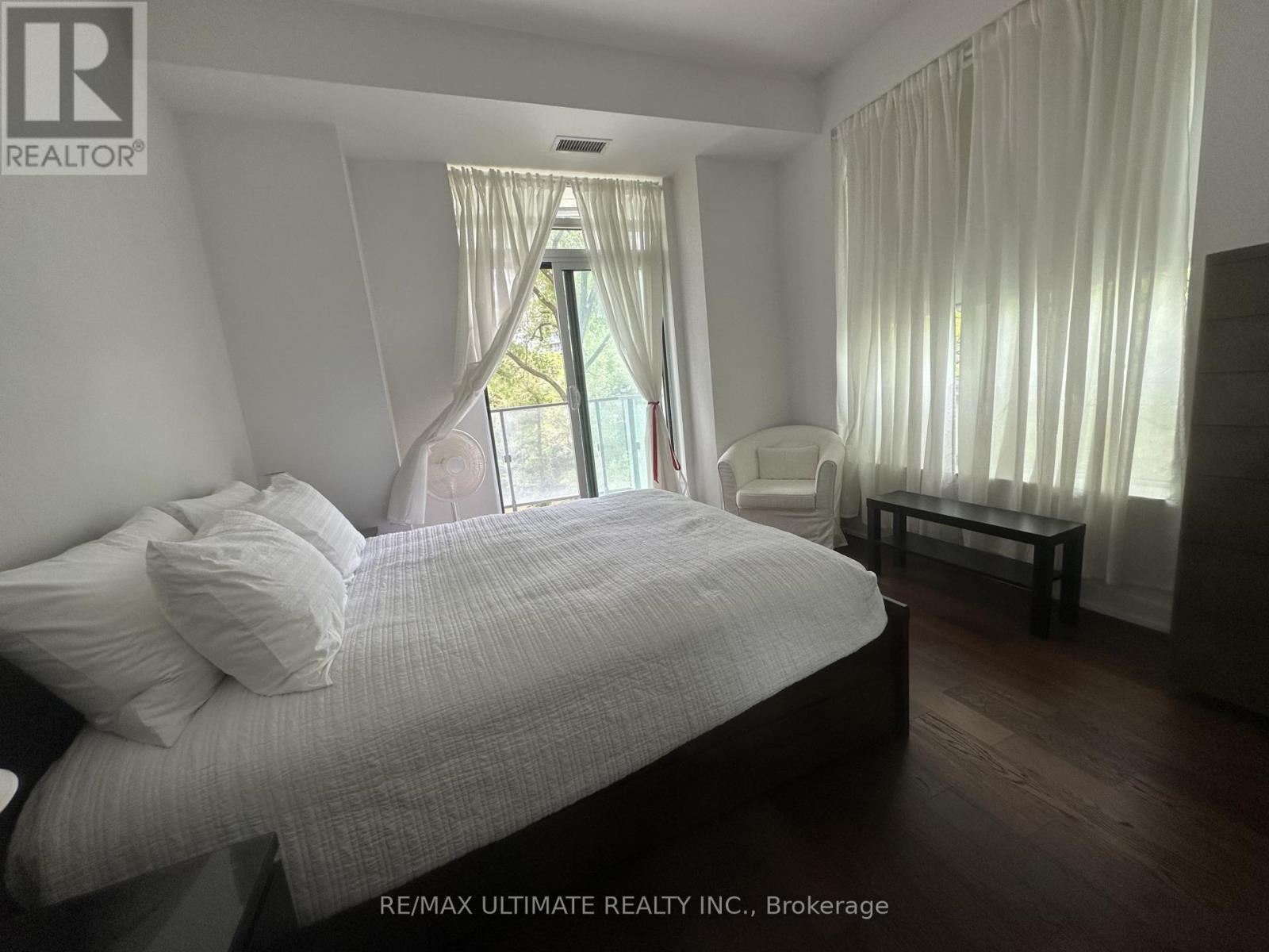 Th01 - 2212 Lake Shore Boulevard W, Toronto, Ontario  M8V 0C2 - Photo 14 - W13769338