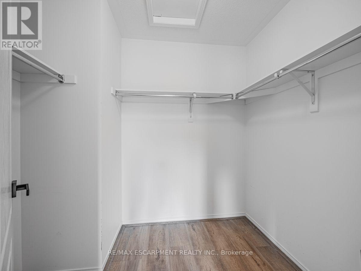 3352 Mikalda Road, Burlington, Ontario  L7M 0K9 - Photo 15 - W13769438