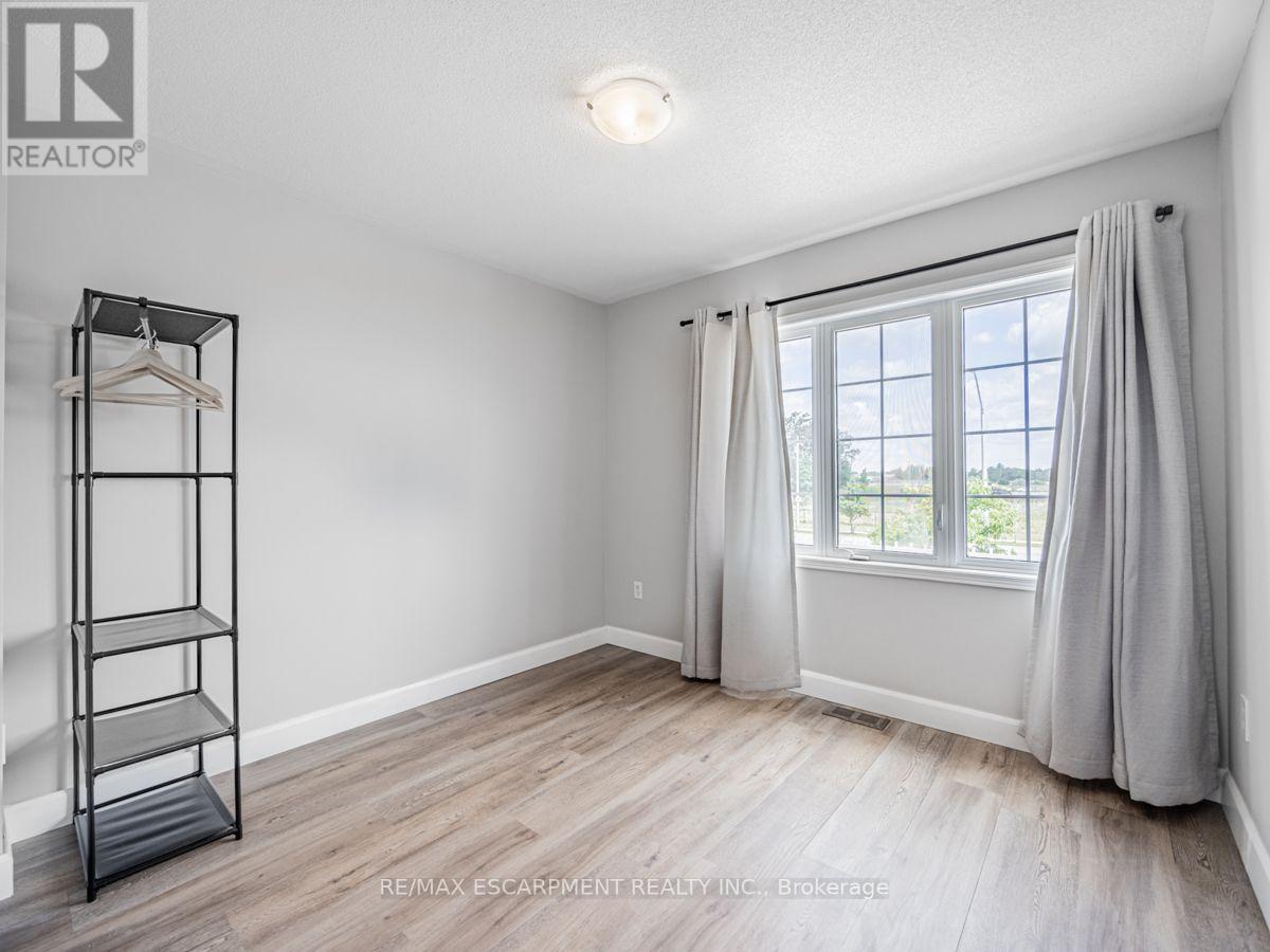 3352 Mikalda Road, Burlington, Ontario  L7M 0K9 - Photo 18 - W13769438