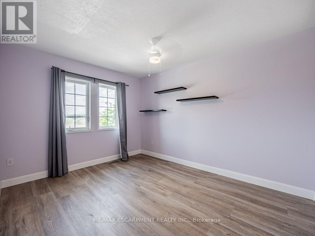 3352 Mikalda Road, Burlington, Ontario  L7M 0K9 - Photo 20 - W13769438