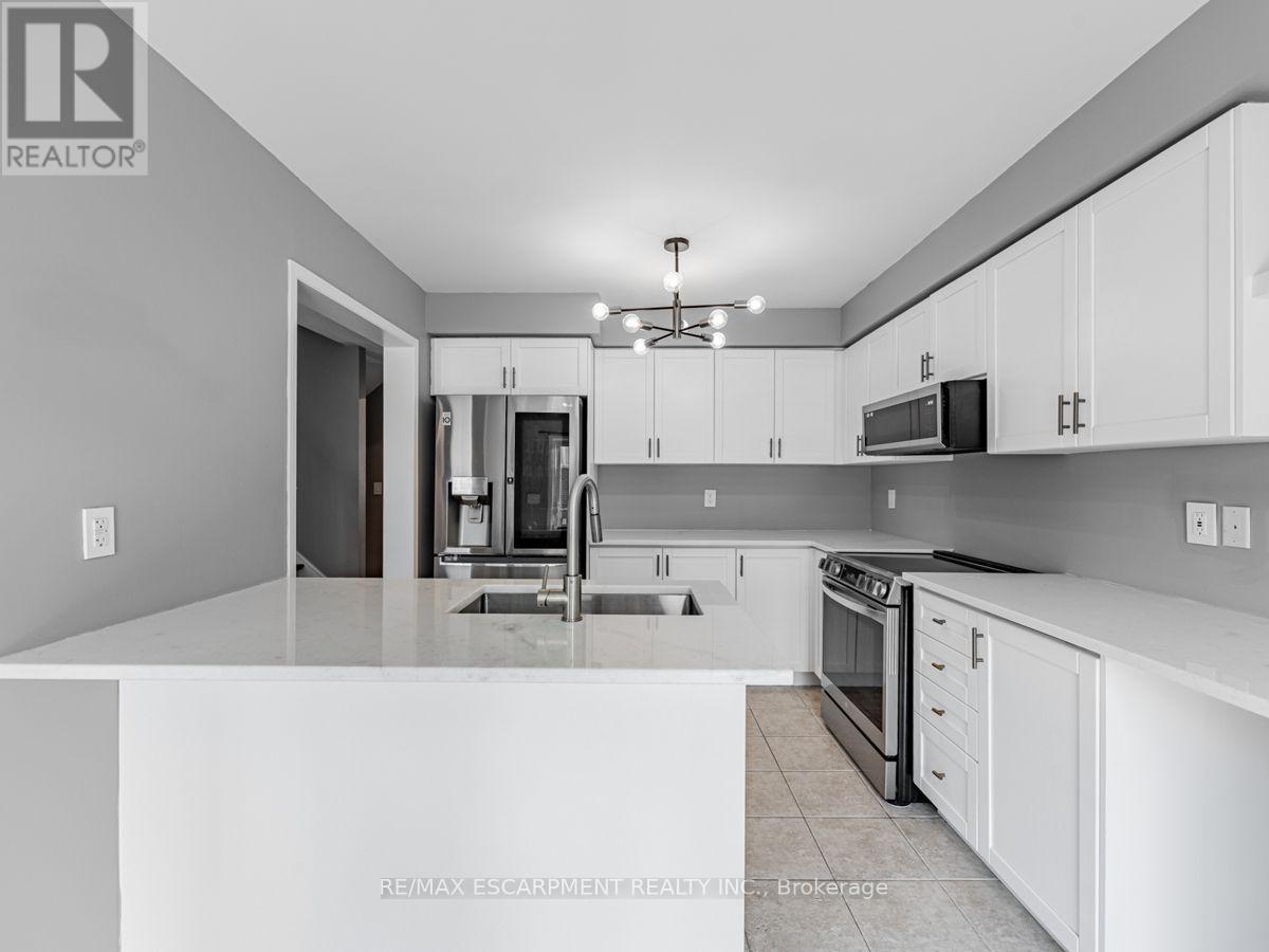 3352 Mikalda Road, Burlington, Ontario  L7M 0K9 - Photo 7 - W13769438
