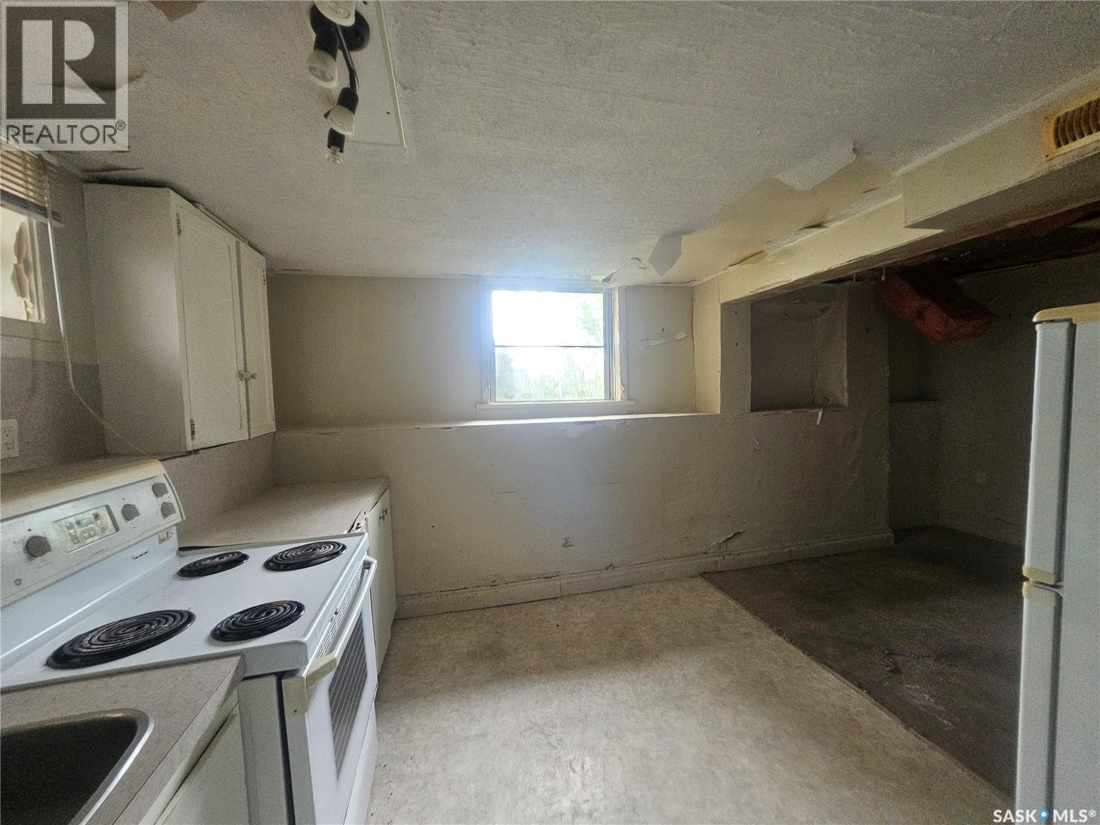 428 1st Avenue Nw, Swift Current, Saskatchewan  S9H 0N4 - Photo 26 - SK048104