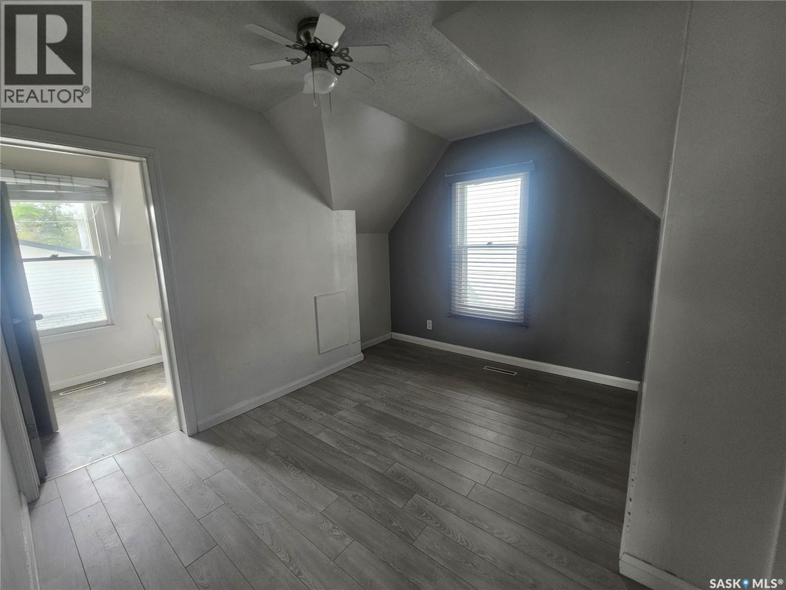 428 1st Avenue Nw, Swift Current, Saskatchewan  S9H 0N4 - Photo 23 - SK048104