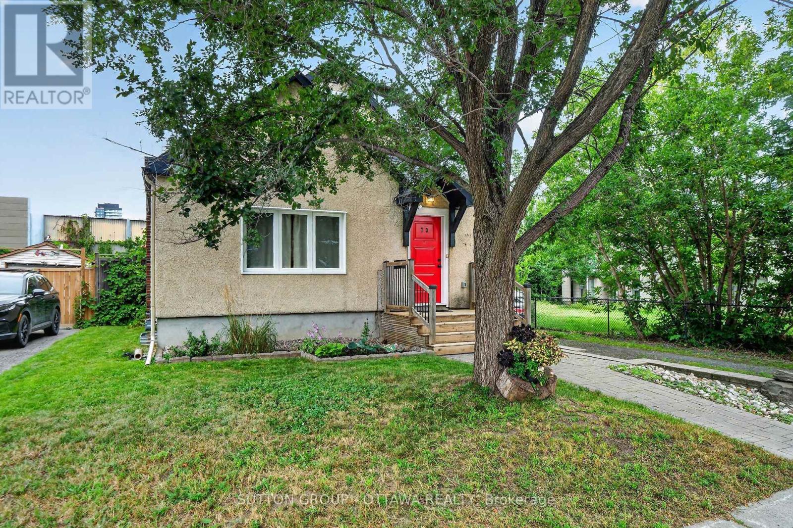 73 YOUNG STREET Ottawa Ontario Canada K1Y3P5 2