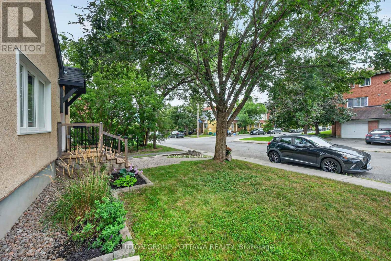 73 YOUNG STREET Ottawa Ontario Canada K1Y3P5 3