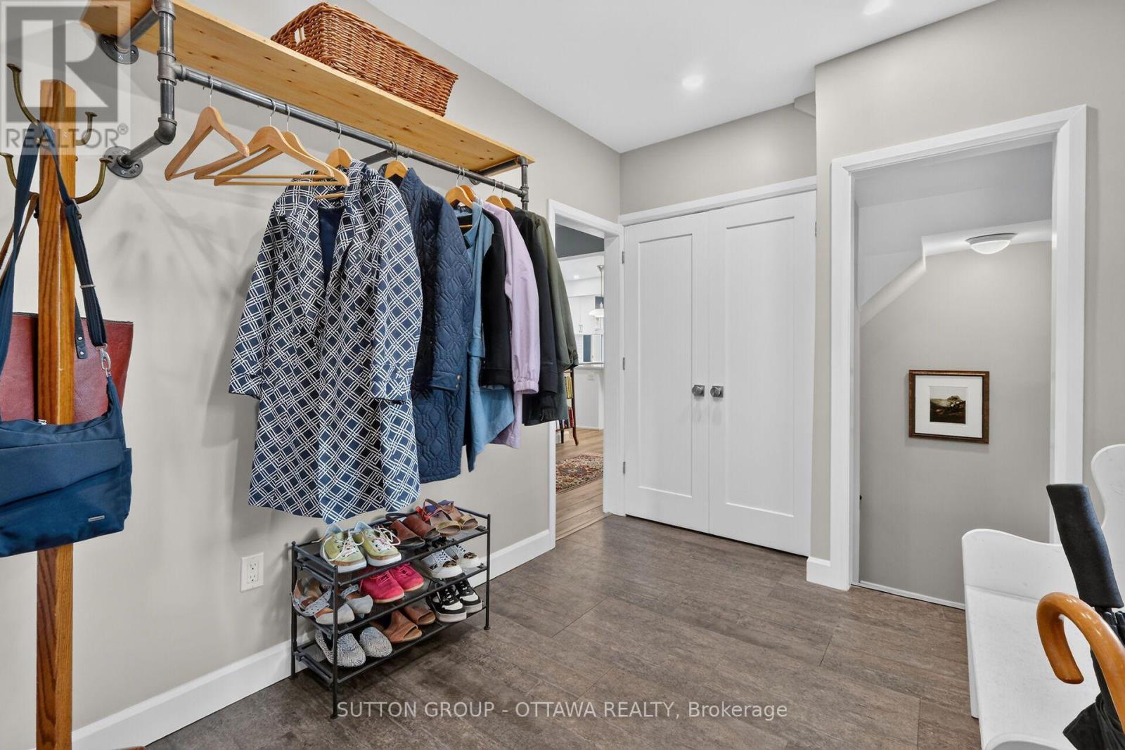 73 YOUNG STREET Ottawa Ontario Canada K1Y3P5 5