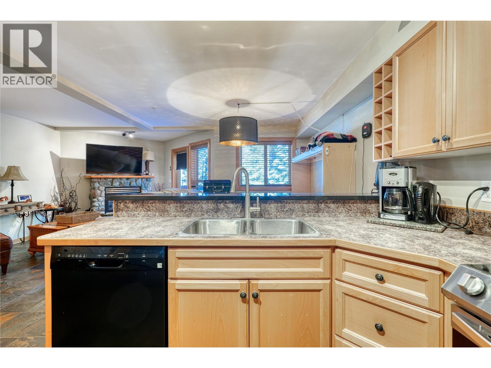 360 Strayhorse Road Unit# 3, Apex Mountain, British Columbia  V2A 0E2 - Photo 6 - 10399947