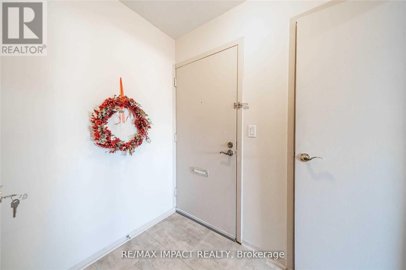 28 - 33 Taunton Road, Oshawa, Ontario  L1G 3T6 - Photo 3 - E13767808