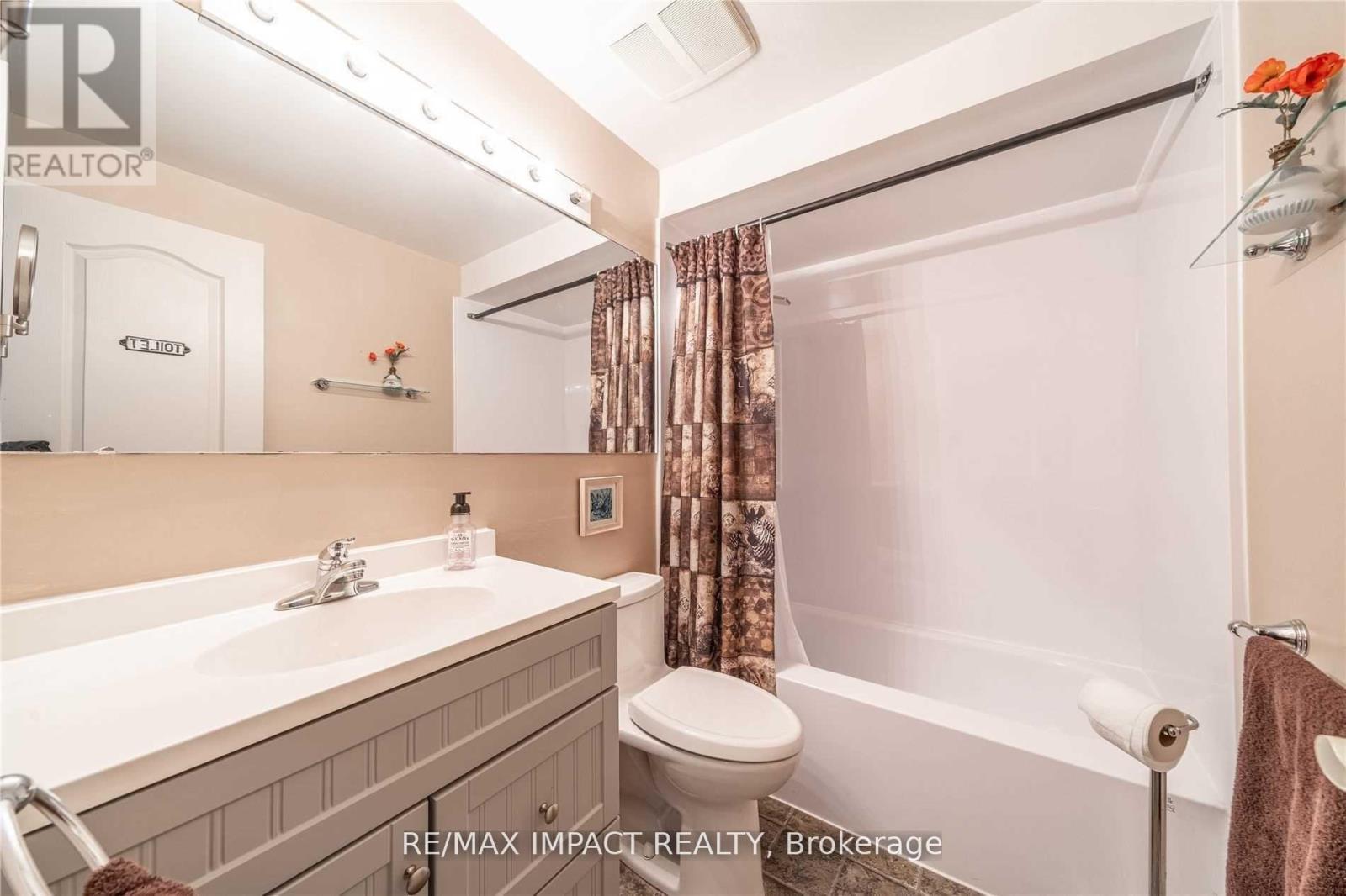 28 - 33 Taunton Road, Oshawa, Ontario  L1G 3T6 - Photo 16 - E13767808
