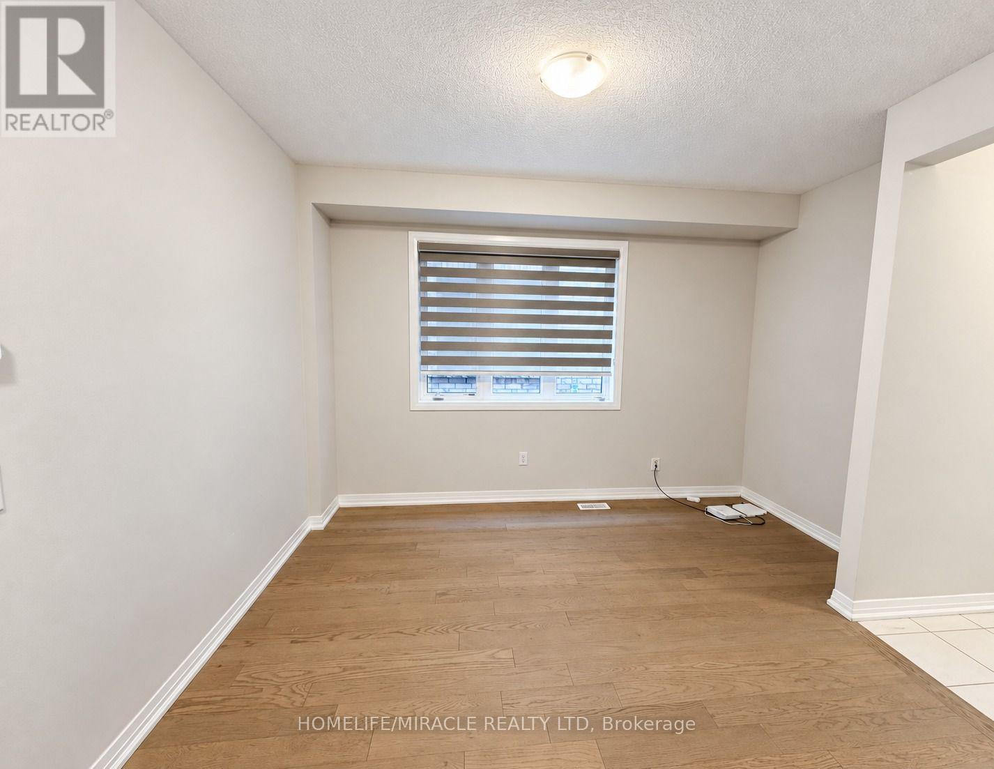 UPPER UNIT - 28 CROSSMORE CRESCENT