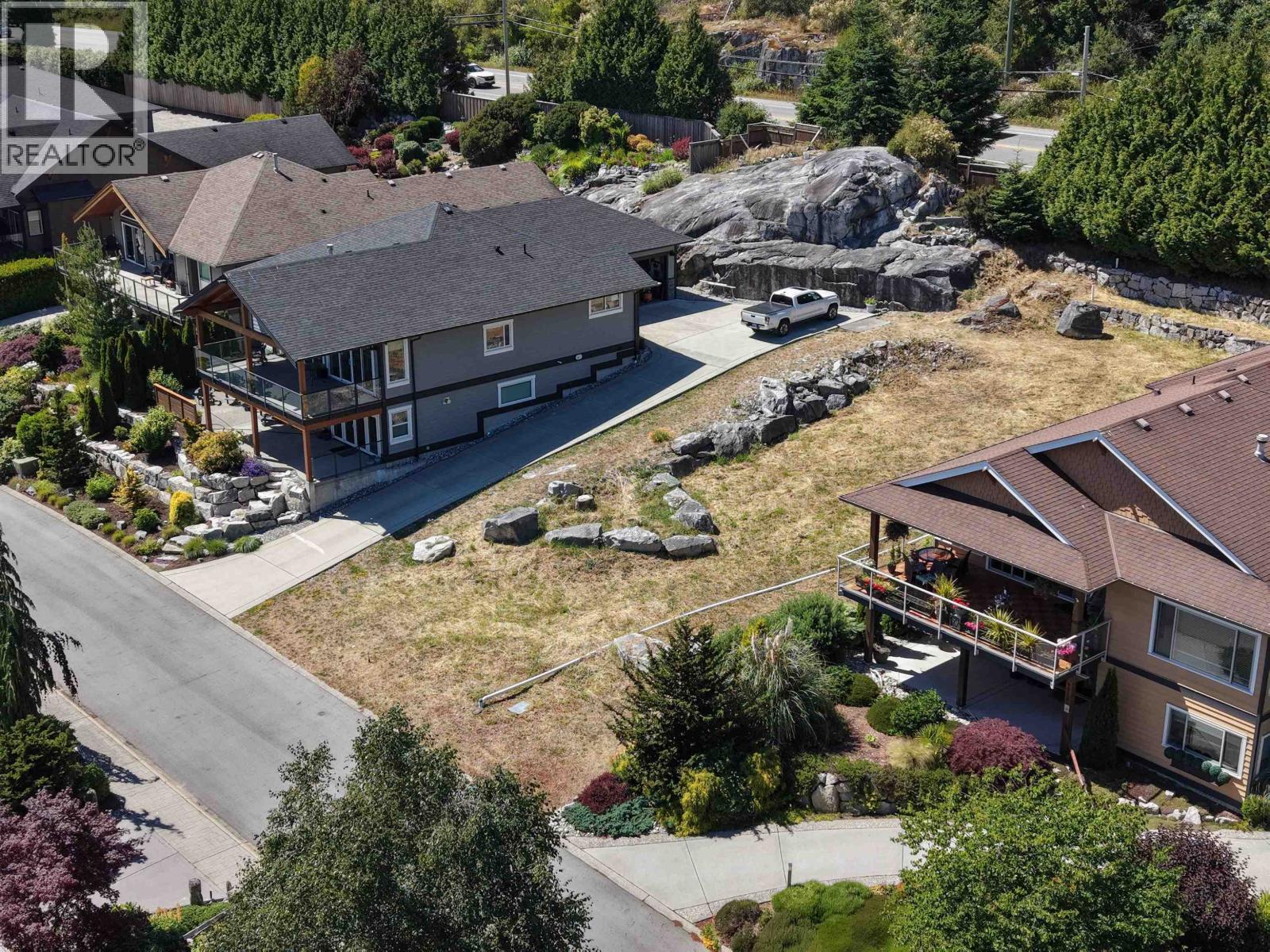 6014 Silverstone Lane, Sechelt, British Columbia  V0N 3A7 - Photo 11 - R3164083