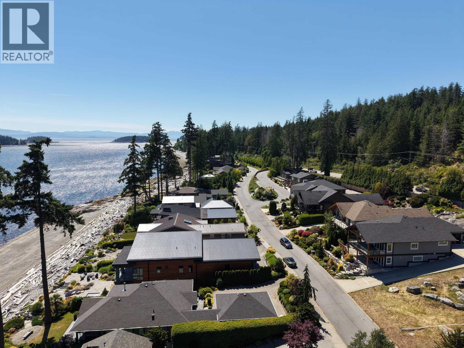 6014 Silverstone Lane, Sechelt, British Columbia  V0N 3A7 - Photo 12 - R3164083