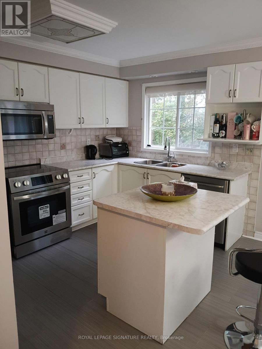 82 Mosaics Avenue, Aurora, Ontario  L4G 7L5 - Photo 4 - N13769398