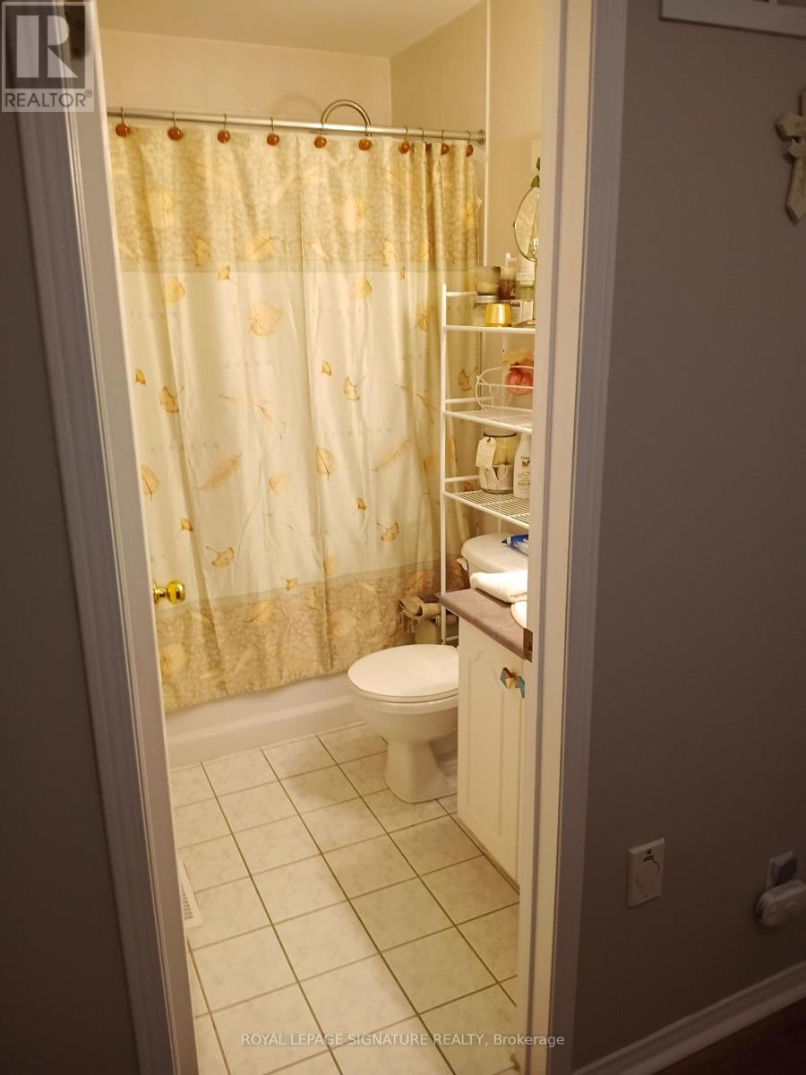 82 Mosaics Avenue, Aurora, Ontario  L4G 7L5 - Photo 12 - N13769398