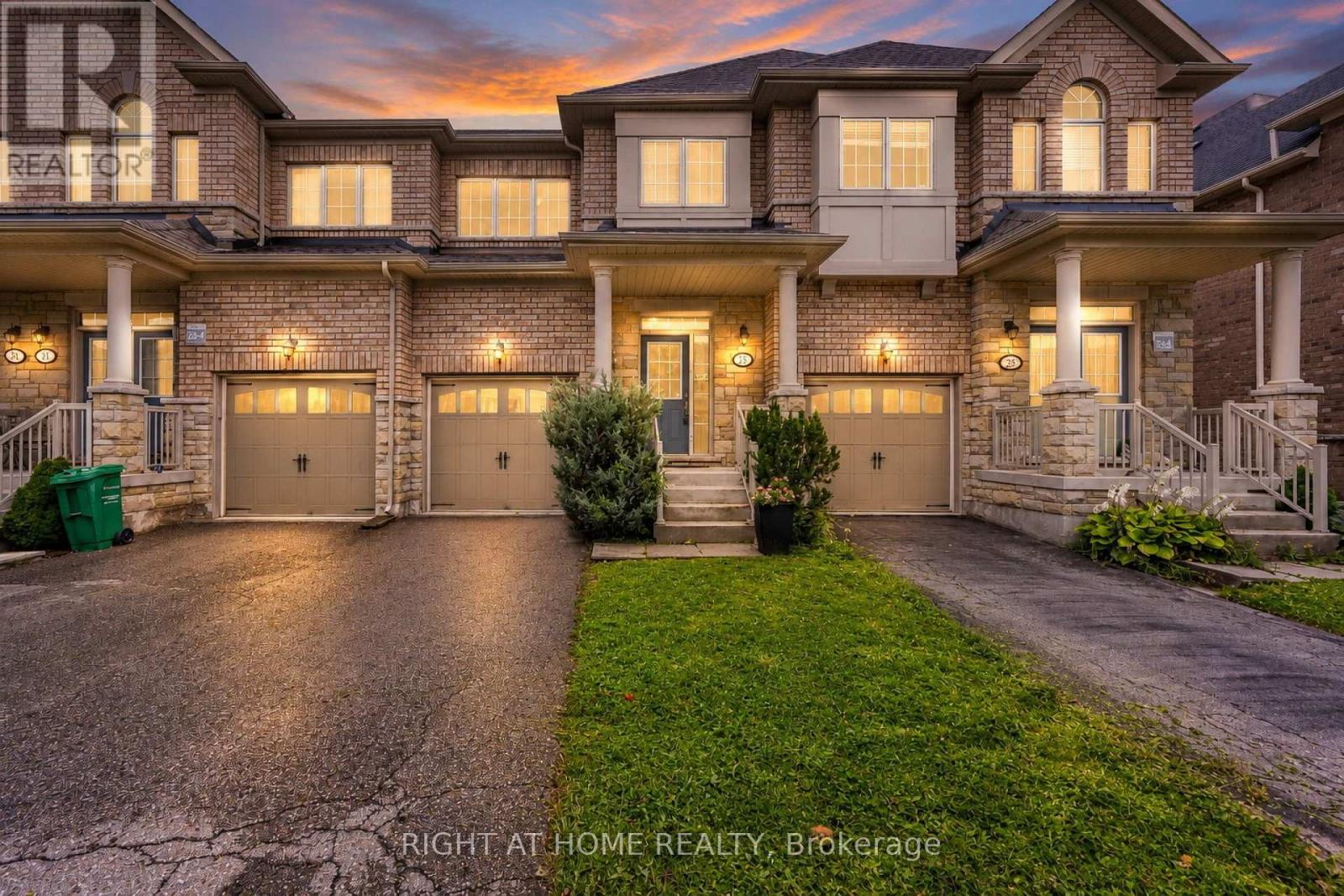 23 Coastline Drive, Brampton, Ontario  L6Y 0T5 - Photo 3 - W13763378