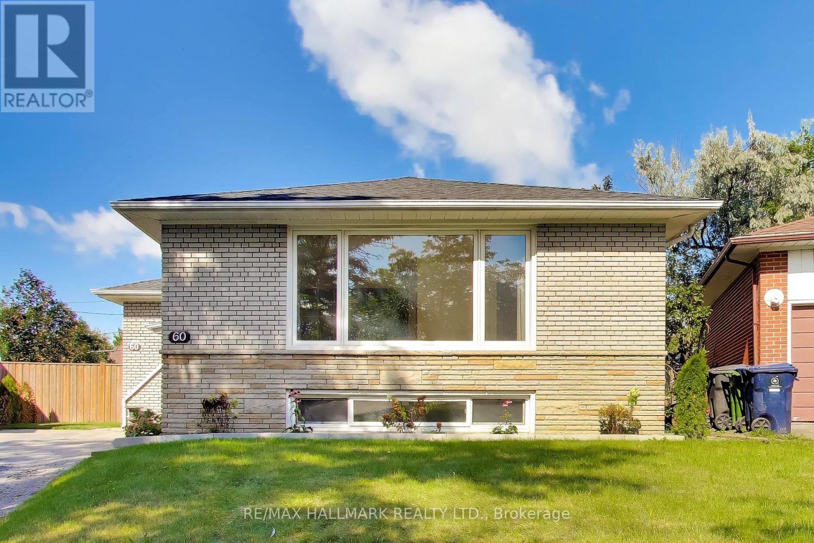 60 BRIDESBURG DRIVE, Toronto, Ontario