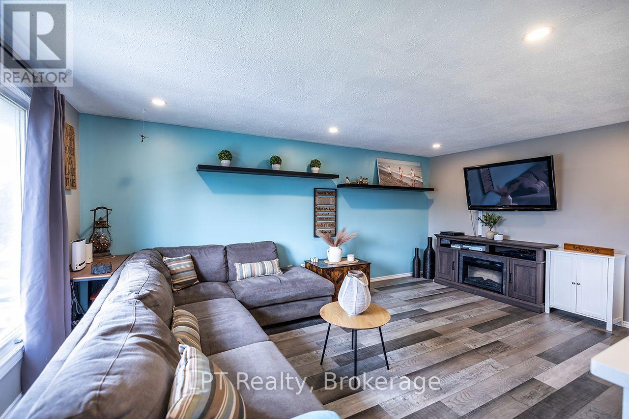 755 Wesley Drive, Oshawa, Ontario  L1H 7X6 - Photo 11 - E13768202