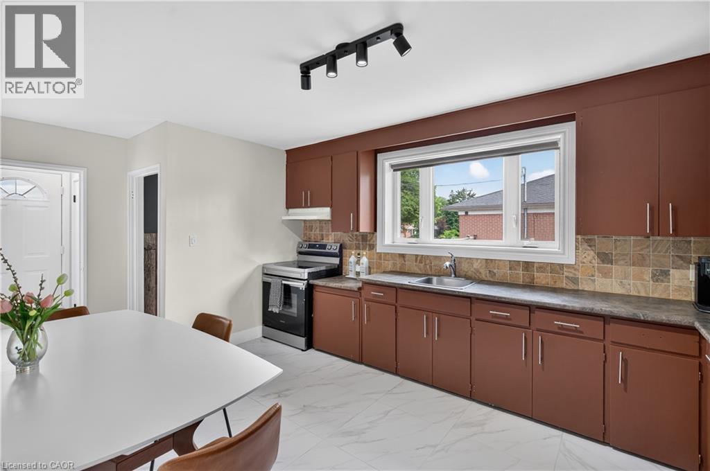 236 Hammersmith Court, Burlington, Ontario  L7L 4N7 - Photo 12 - 40862216