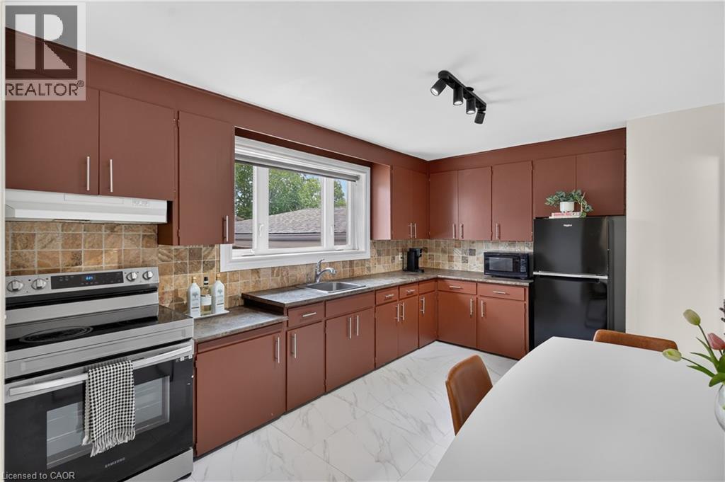 236 Hammersmith Court, Burlington, Ontario  L7L 4N7 - Photo 14 - 40862216