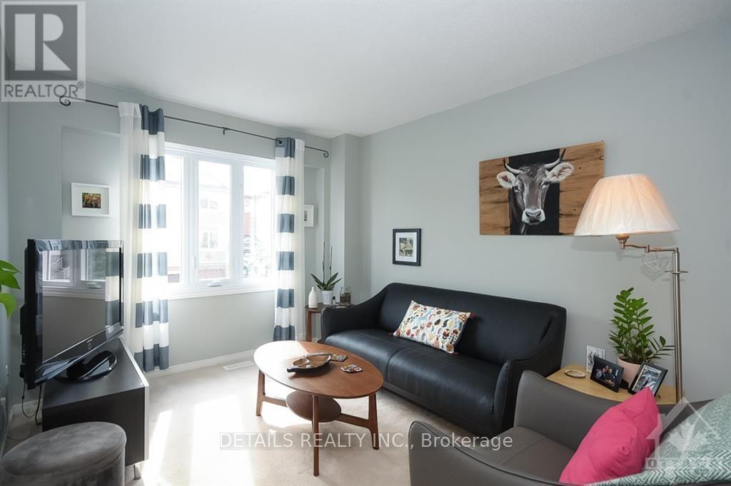12 Manhattan Crescent, Ottawa, Ontario  K2C 4B4 - Photo 5 - X13768024