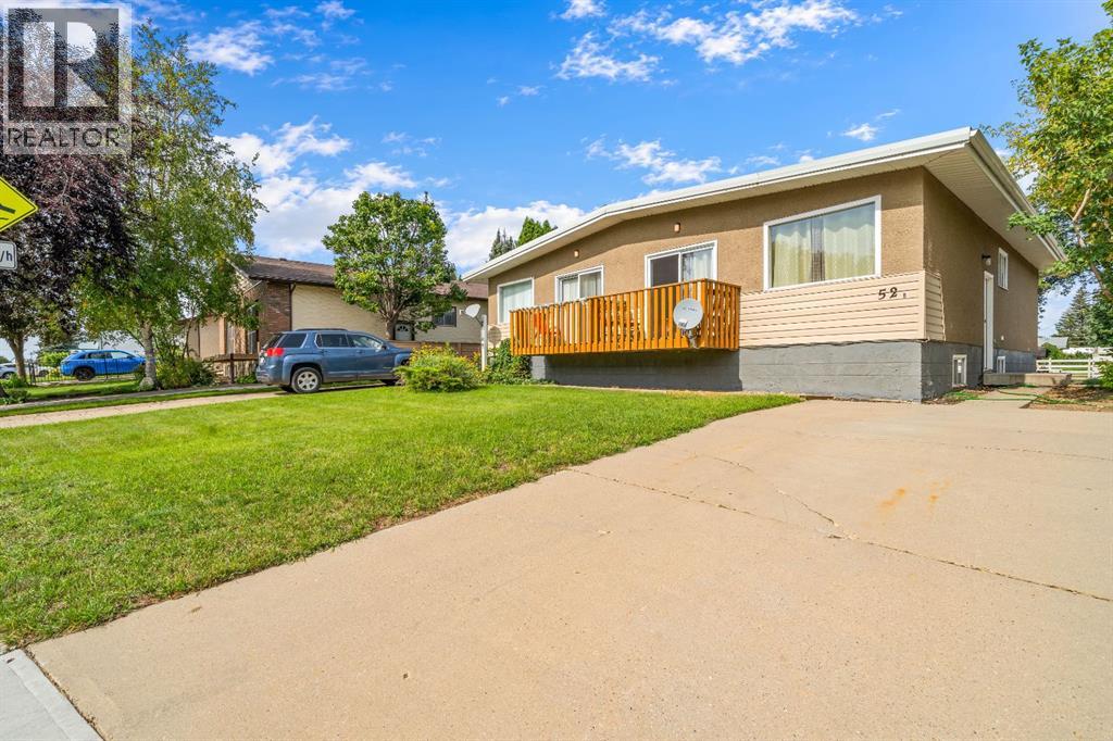 52 9 Avenue E, Brooks, Alberta  T1R 0N5 - Photo 2 - A2344452