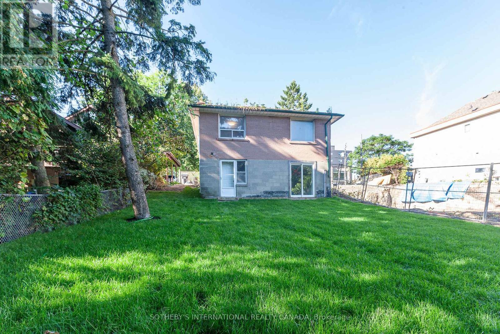 Upper - 957 Beechwood Avenue, Mississauga, Ontario  L5G 4E3 - Photo 35 - W13537976