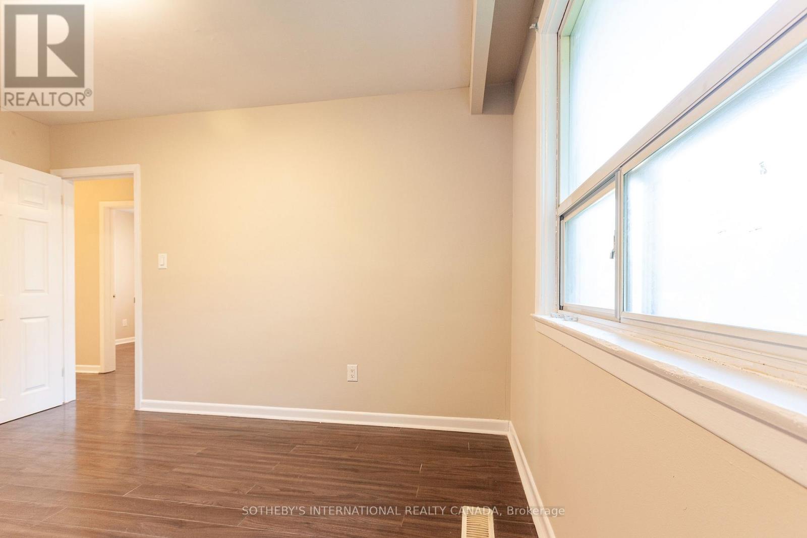Upper - 957 Beechwood Avenue, Mississauga, Ontario  L5G 4E3 - Photo 20 - W13537976