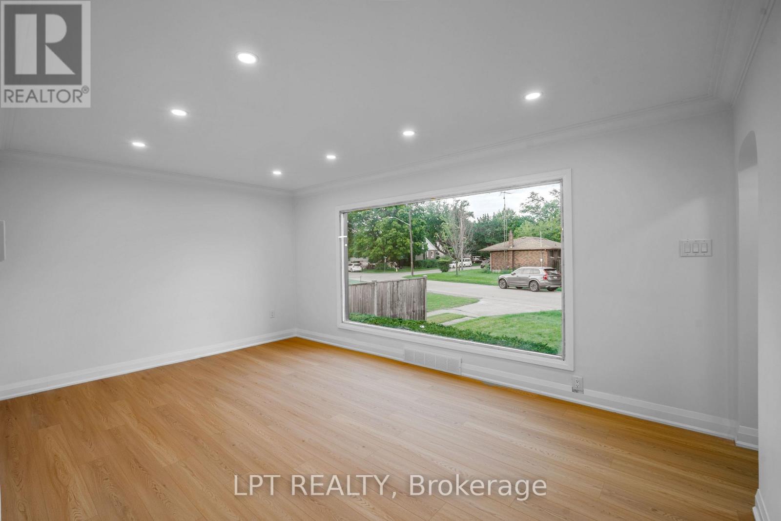 18 Jubilee Drive, St. Catharines, Ontario  L2M 4P8 - Photo 12 - X13755286