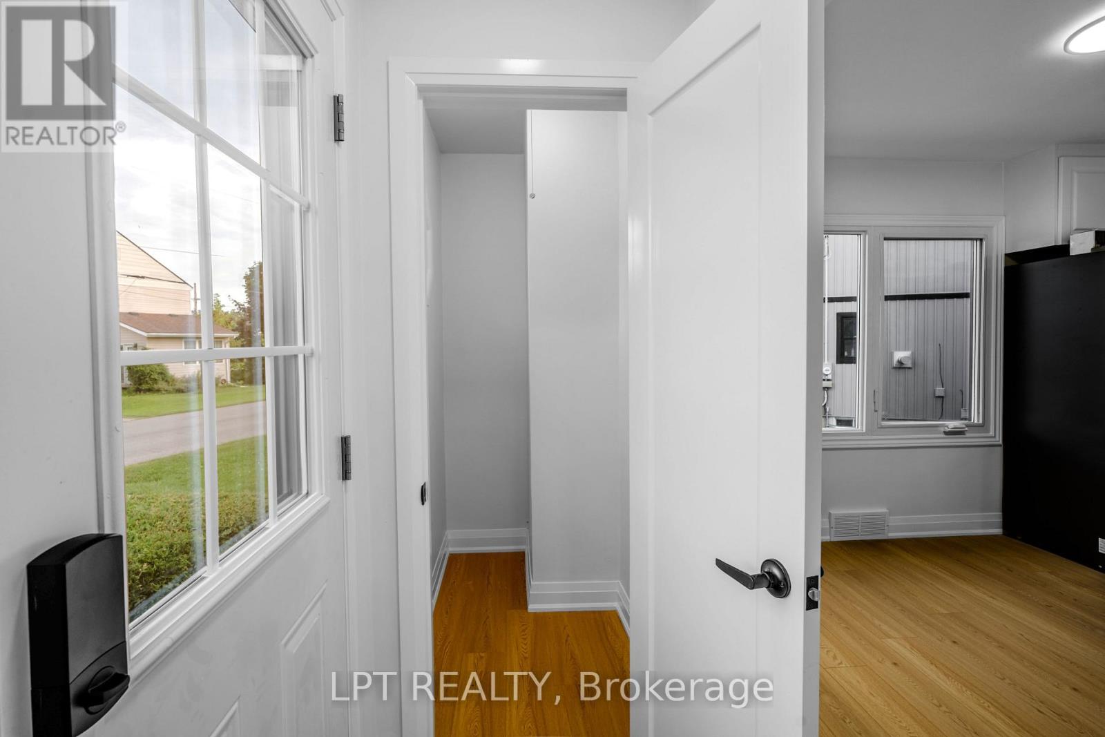 18 Jubilee Drive, St. Catharines, Ontario  L2M 4P8 - Photo 8 - X13755286