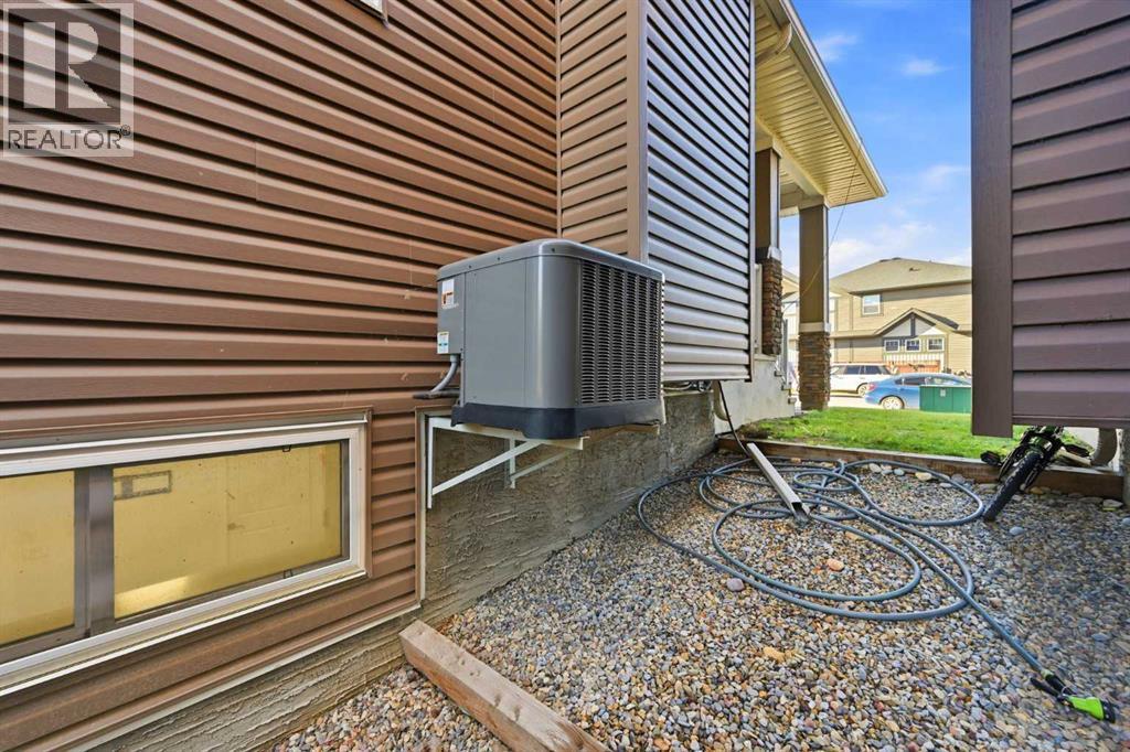 965 Midtown Avenue SW, Airdrie, Alberta  T4B 3C5 - Photo 50 - A2342868