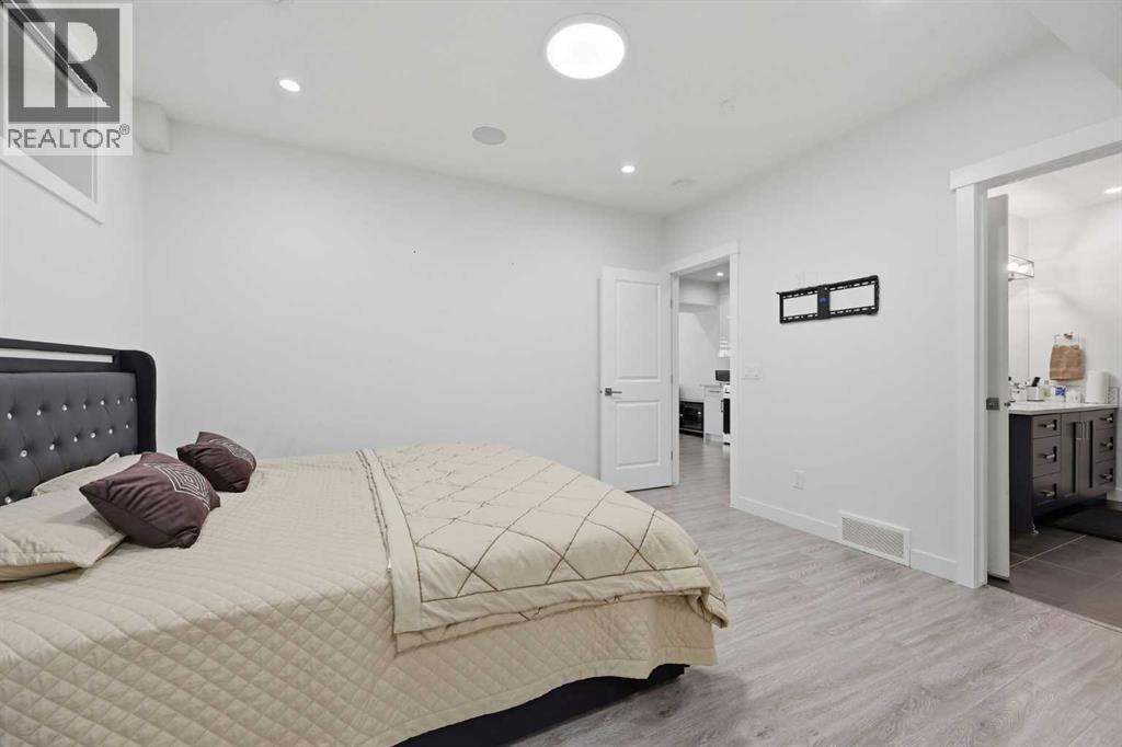 965 Midtown Avenue SW, Airdrie, Alberta  T4B 3C5 - Photo 41 - A2342868