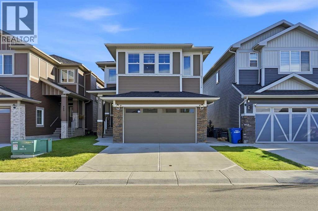 965 Midtown Avenue SW, Airdrie, Alberta  T4B 3C5 - Photo 1 - A2342868