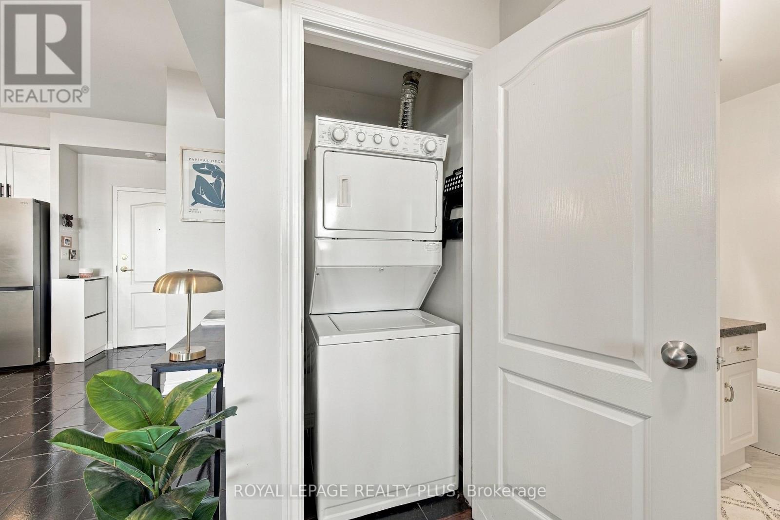 104 - 3531 Lake Shore Boulevard W, Toronto (Long Branch), Ontario  M8W 1P4 - Photo 22 - W13769756