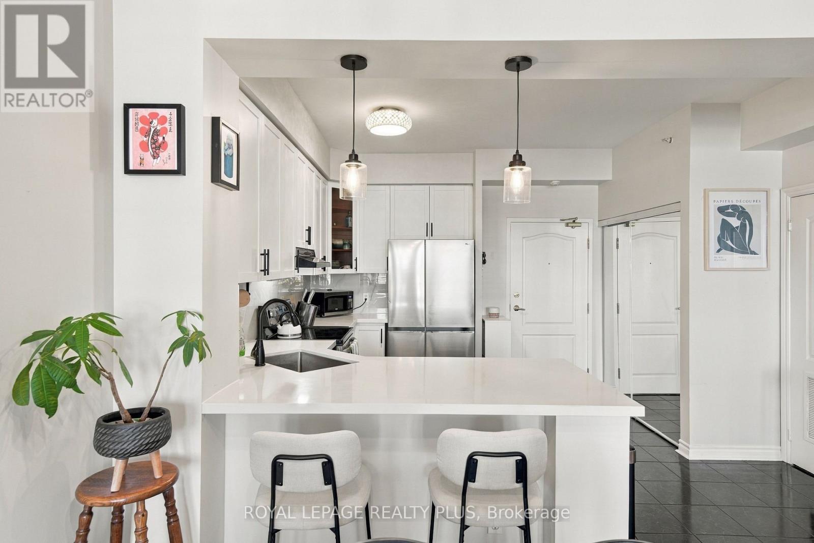 104 - 3531 Lake Shore Boulevard W, Toronto (Long Branch), Ontario  M8W 1P4 - Photo 6 - W13769756