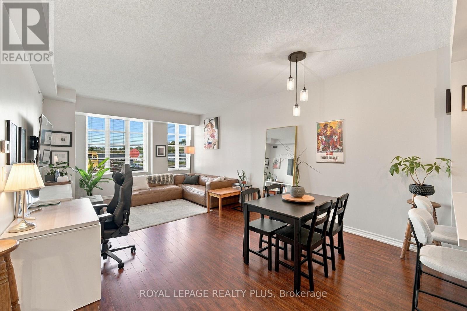 104 - 3531 Lake Shore Boulevard W, Toronto (Long Branch), Ontario  M8W 1P4 - Photo 8 - W13769756