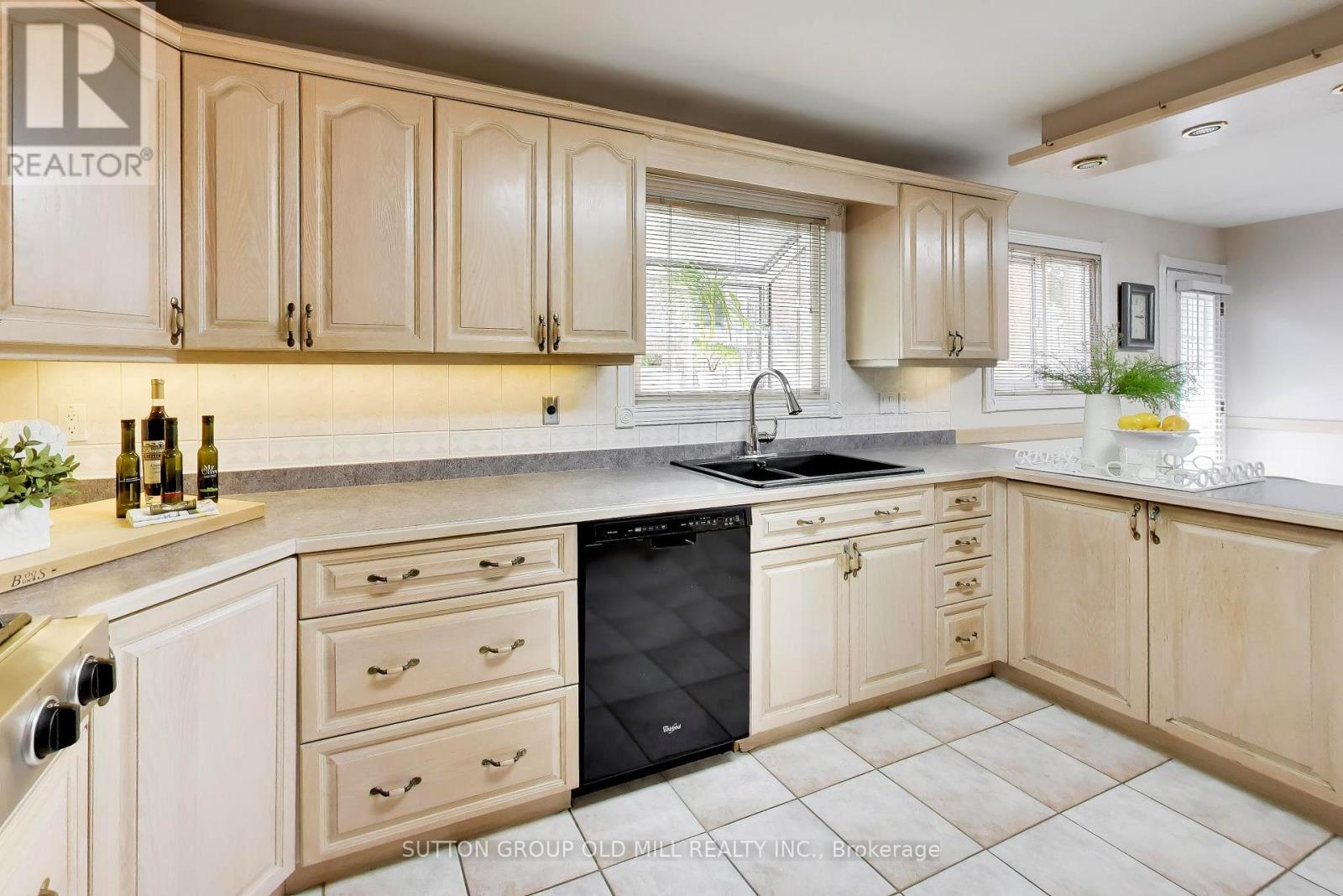 251 Chalfield Lane, Mississauga (Rathwood), Ontario  L4Z 1L1 - Photo 10 - W13769784