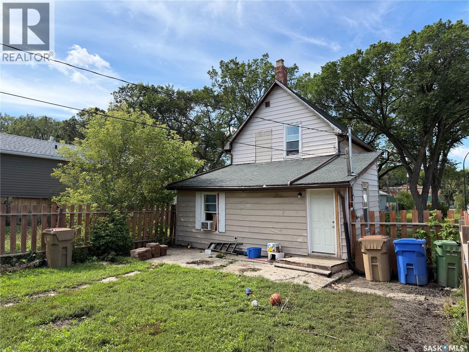 1401 Retallack Street, Regina, Saskatchewan  S4T 2J3 - Photo 3 - SK048037
