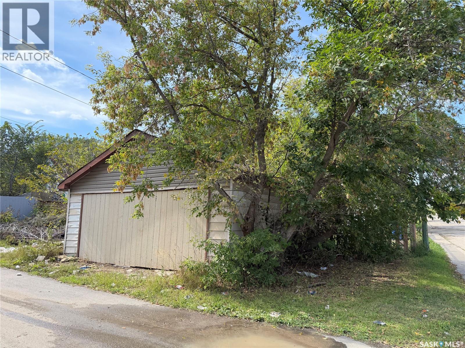 1401 Retallack Street, Regina, Saskatchewan  S4T 2J3 - Photo 4 - SK048037
