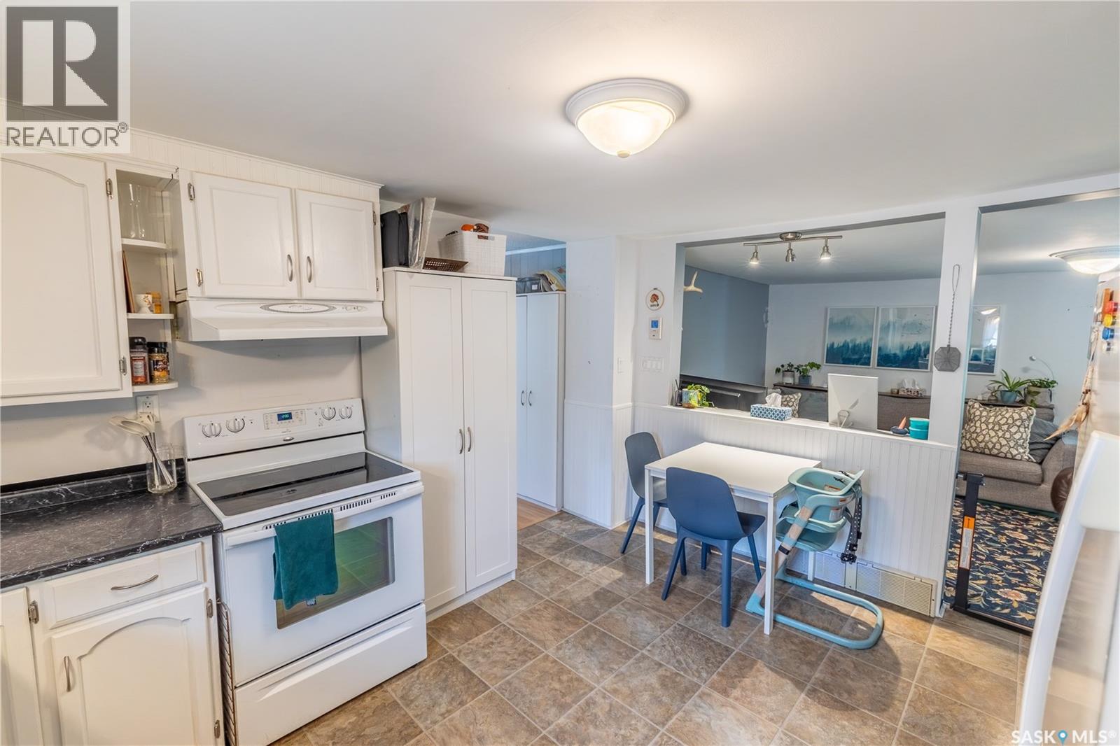 173 3rd Avenue W, Central Butte, Saskatchewan  S0H 0T0 - Photo 12 - SK048002