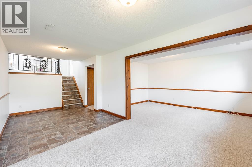 731 Hillary Street, Sarnia, Ontario  N7T 7T7 - Photo 19 - 26022113