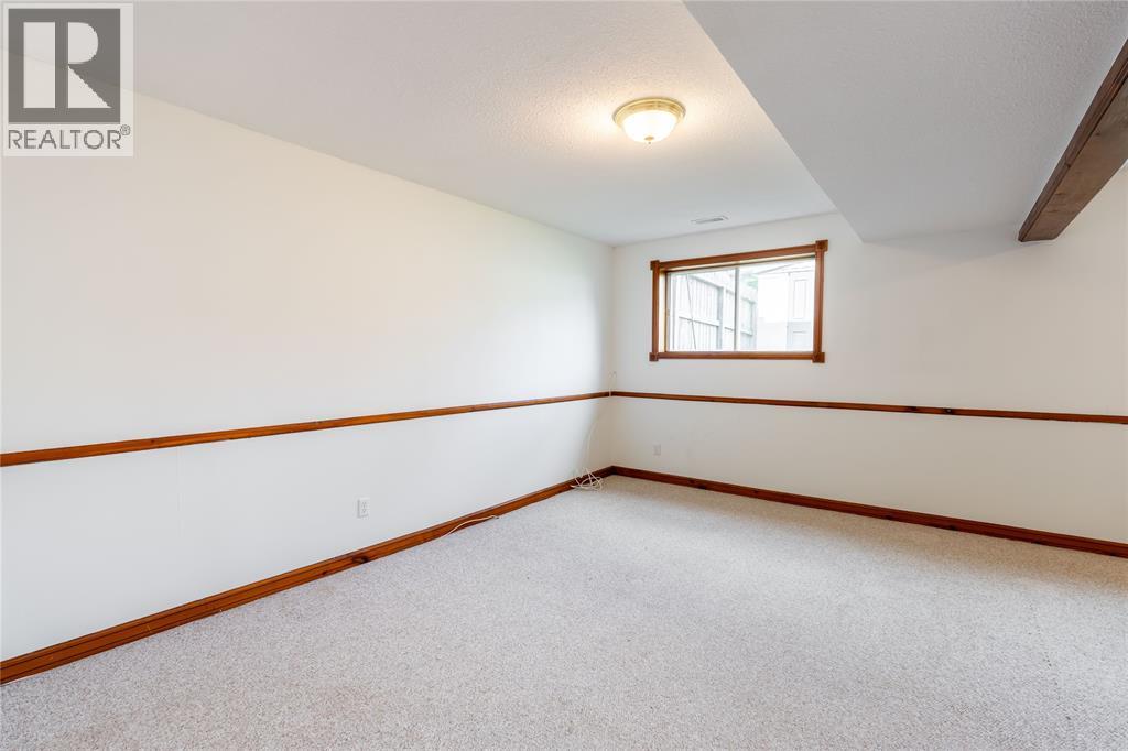 731 Hillary Street, Sarnia, Ontario  N7T 7T7 - Photo 21 - 26022113